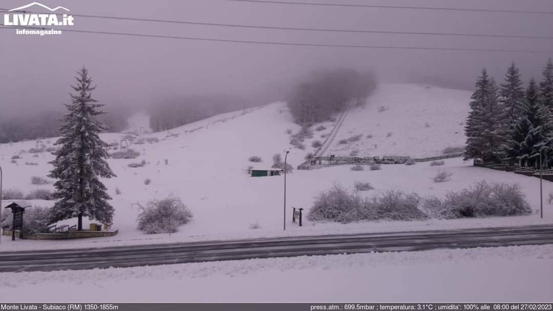 Torna la neve alle porte di Roma e non solo: le spettacolari immagini