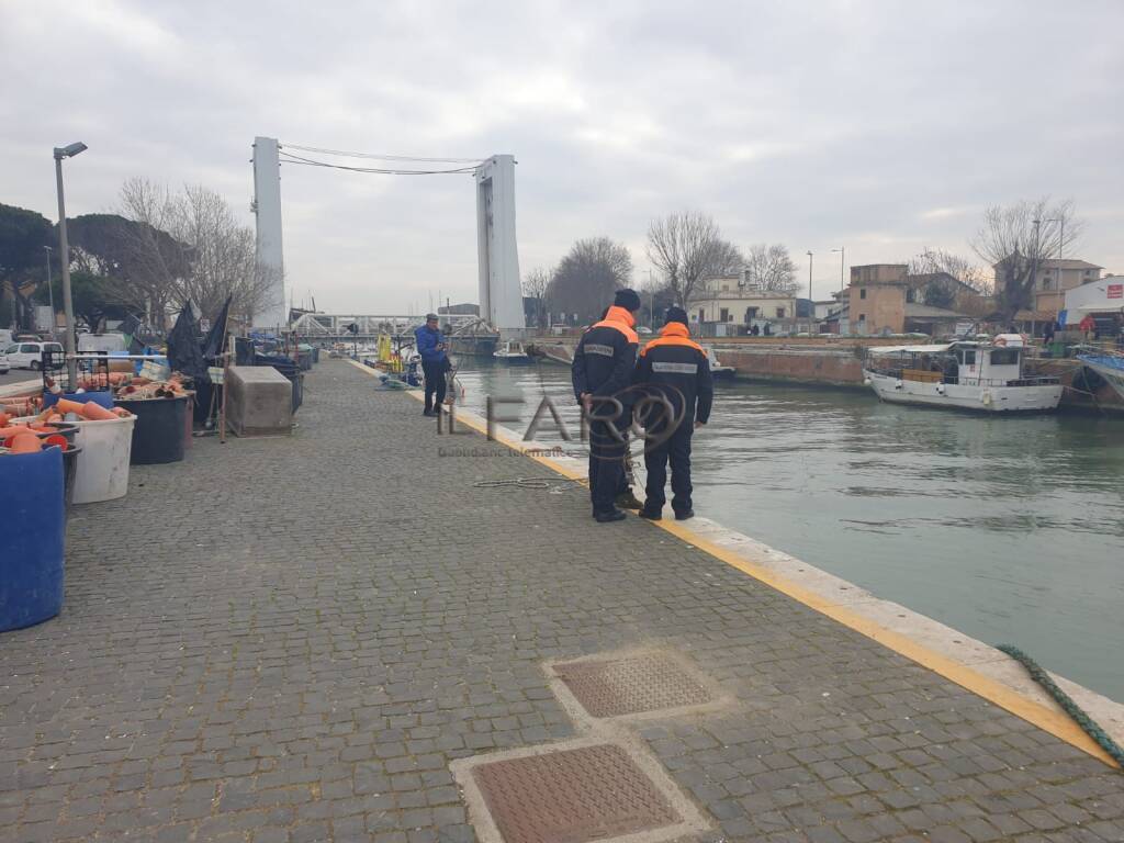 Fiumicino, la maledizione del porto canale continua: affonda un altro peschereccio