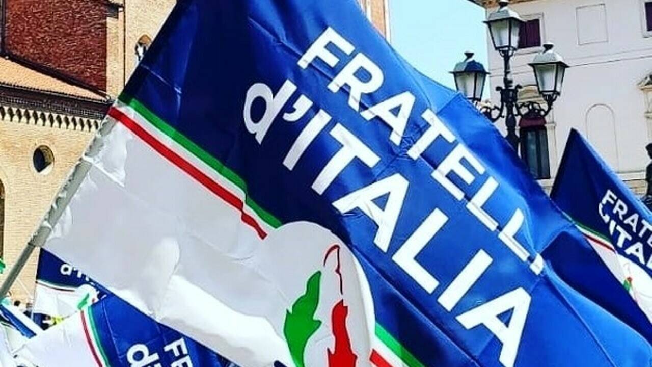 bandiera fratelli d'italia