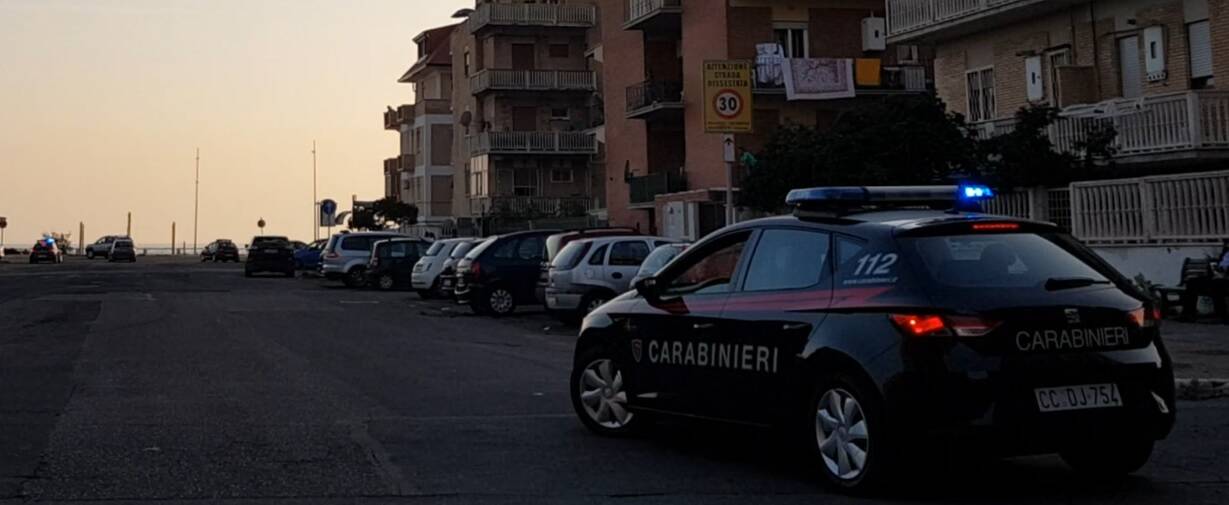 Malamovida, furti e spaccio di droga: denunce a raffica tra Ostia e Fiumicino