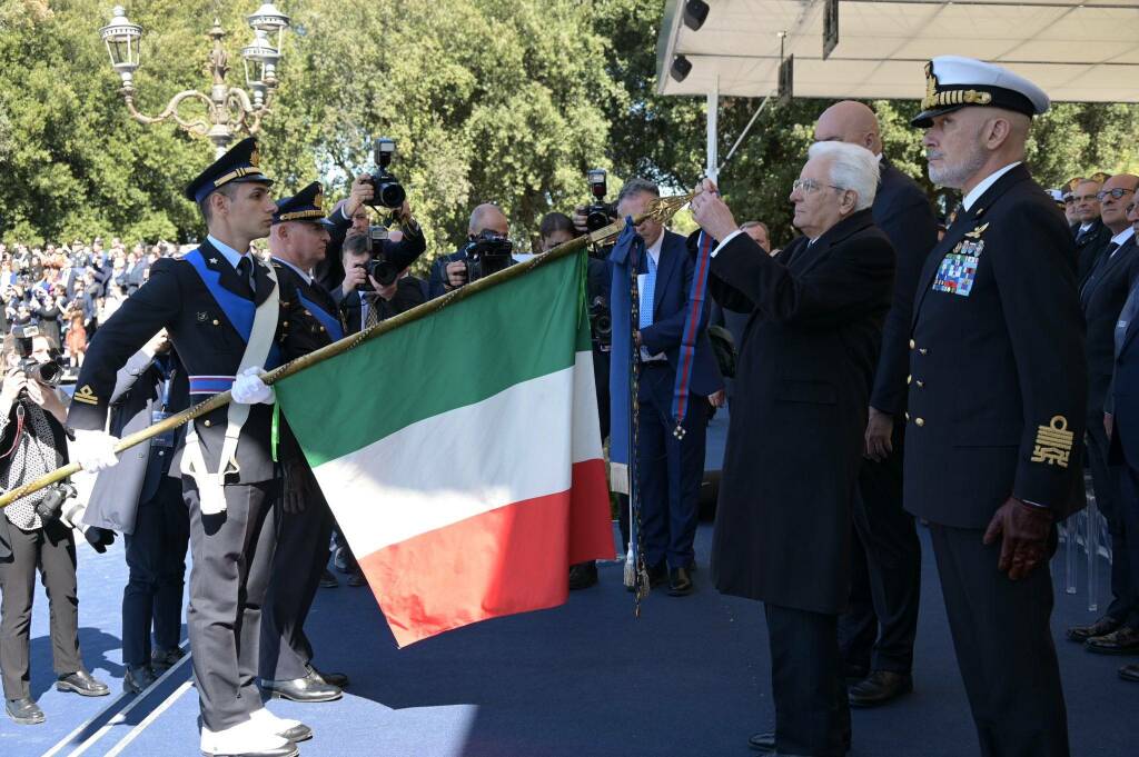 Frecce Tricolori e non solo: spettacolo nei cieli di Roma per il centenario dell&#8217;Aeronautica Militare