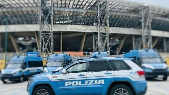 Napoli-Lazio, al “Maradona” con droga e fumogeni: ultras nei guai