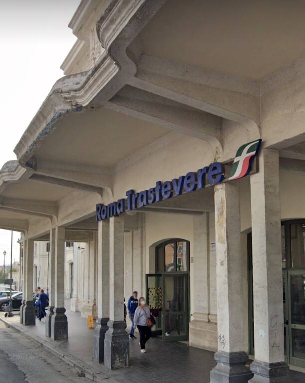 Roma, uomo ucciso da un treno sui binari alla stazione Trastevere