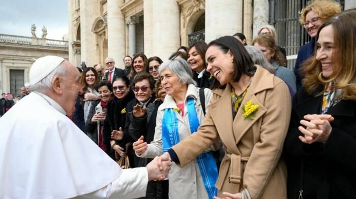 8 marzo, il “grazie” di Papa Francesco alle donne: “Costruiscono una società più umana”