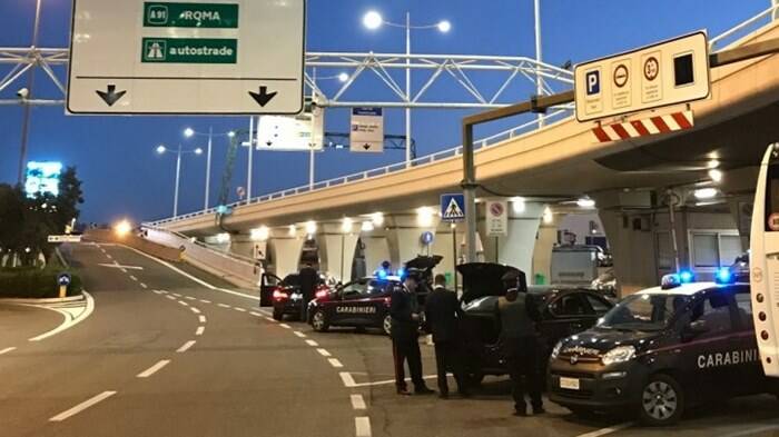 Fiumicino, autisti sorpresi a caccia di clienti al Terminal 3: maxi multe a raffica