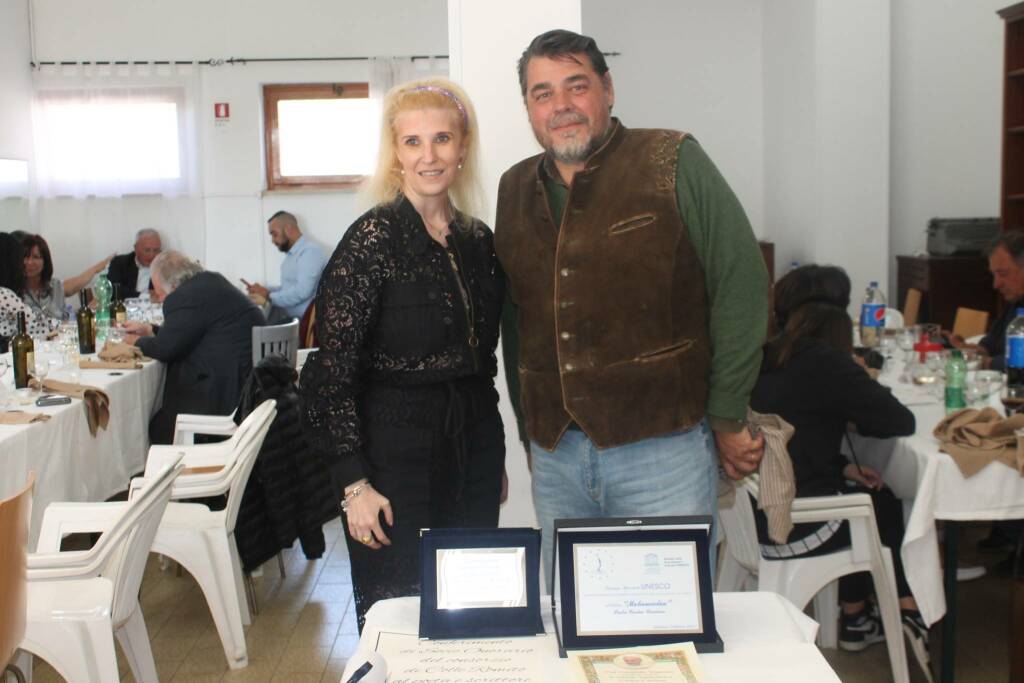 Ardea premia il poeta Carlos Cardoso per il libro “Melancolia”: la cerimonia in aula consiliare