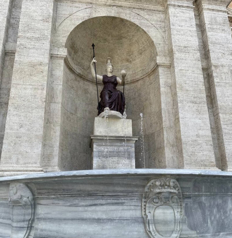 Torna a splendere la fontana della dea Roma in Campidoglio