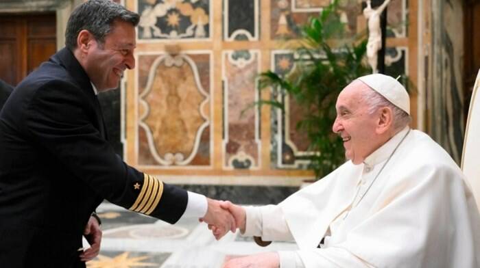 Bergoglio pronto a volare in Ungheria e Mongolia. E ringrazia Ita: “Siete le ali del Papa”