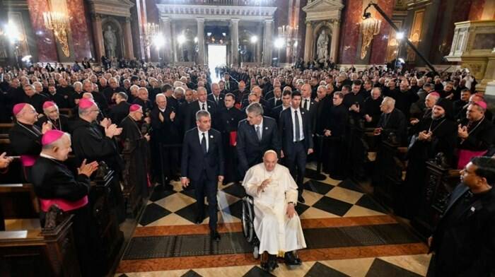 Il monito del Papa: “La mondanità è un paganesimo soft che anestetizza la Chiesa”