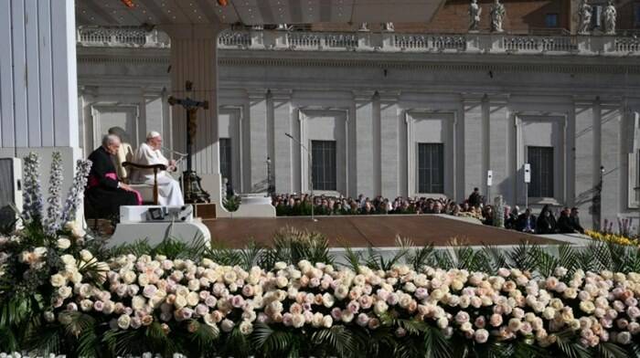 Il Papa striglia i cattolici leoni da tastiera: “Basta polemiche col copia-incolla sui social”