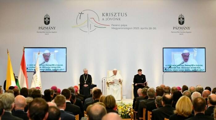 Il Papa: “Dal comunismo al consumismo, attenti alle ideologie che non danno libertà”