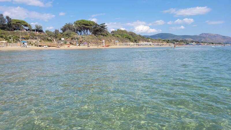 Estate 2023, qual è il mare più bello del Lazio? Le spiagge premiate da  Legambiente e Touring Club