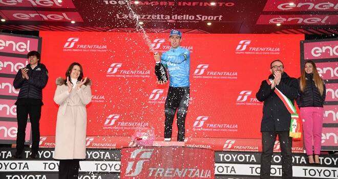 Giro d’Italia, al Gran Sasso vince Davide Bais: “La prima vittoria da professionista”