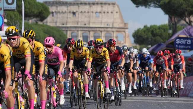 Giro d’Italia, tutto pronto per la Corsa Rosa: l’arrivo a Roma, con passaggio a Ostia, il 26 maggio