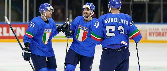 Mondiali Hockey su Ghiaccio, l’Italia vince con la Sud Corea: Azzurri in testa al girone