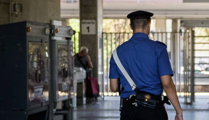 Borseggiatori a caccia di portafogli: pioggia di arresti nelle metro di Roma