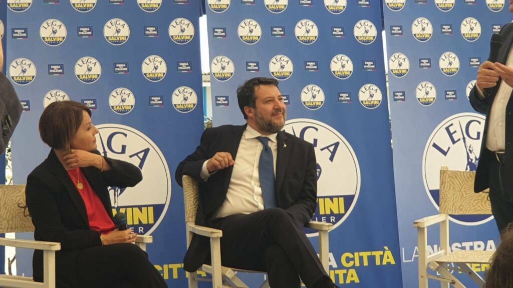 Salvini a Fregene, pieno sostegno a Baccini. E annuncia: "6 milioni di euro per il depuratore"