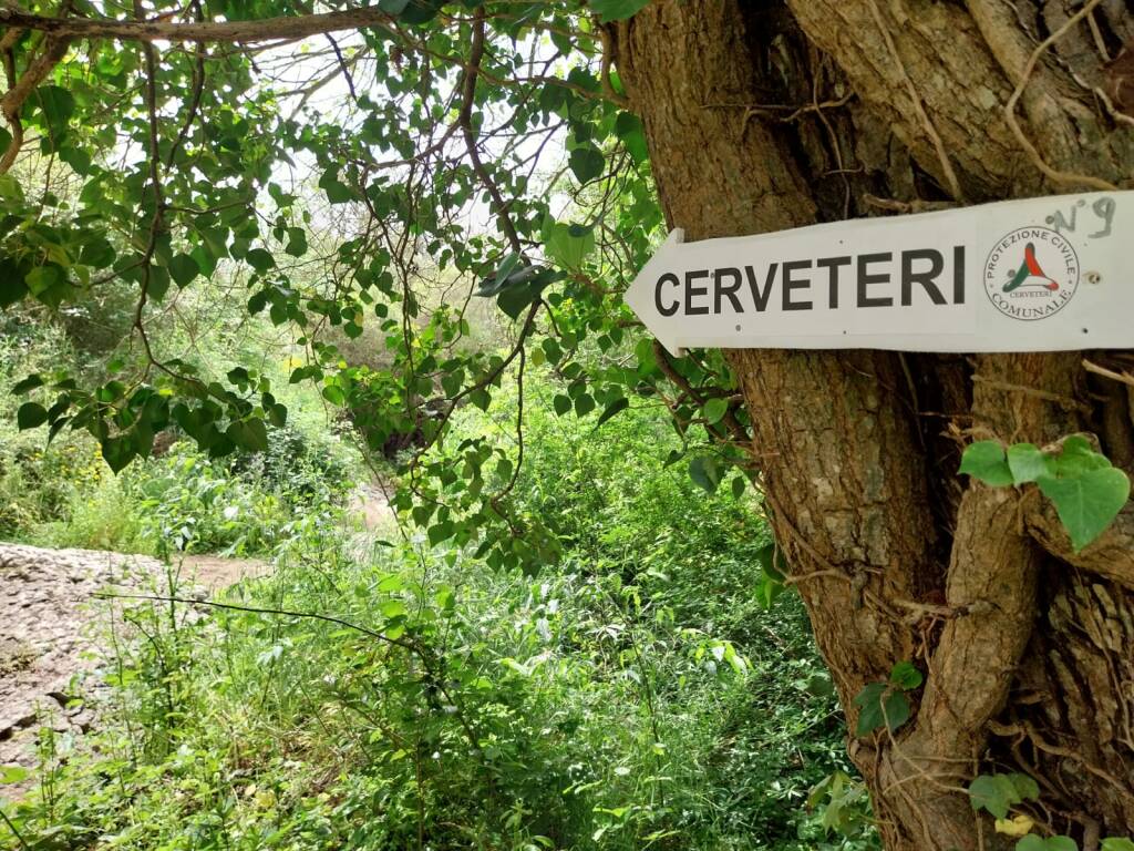 Sentieri Etruschi e Cascatelle di Cerveteri, la Protezione Civile posiziona la segnaletica