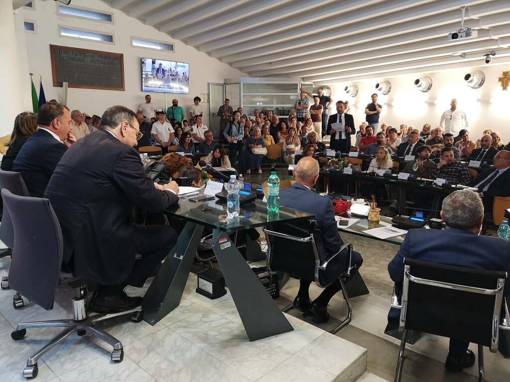 Fiumicino, l’opposizione tuona: “Le linee programmatiche di Baccini un naufragio di promesse e delusioni”