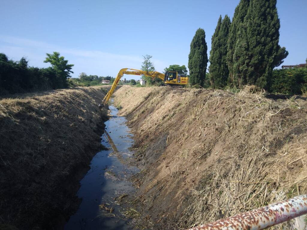 Da Montalto di Castro a Fiumicino continuano i lavori di bonifica di fossi e canali