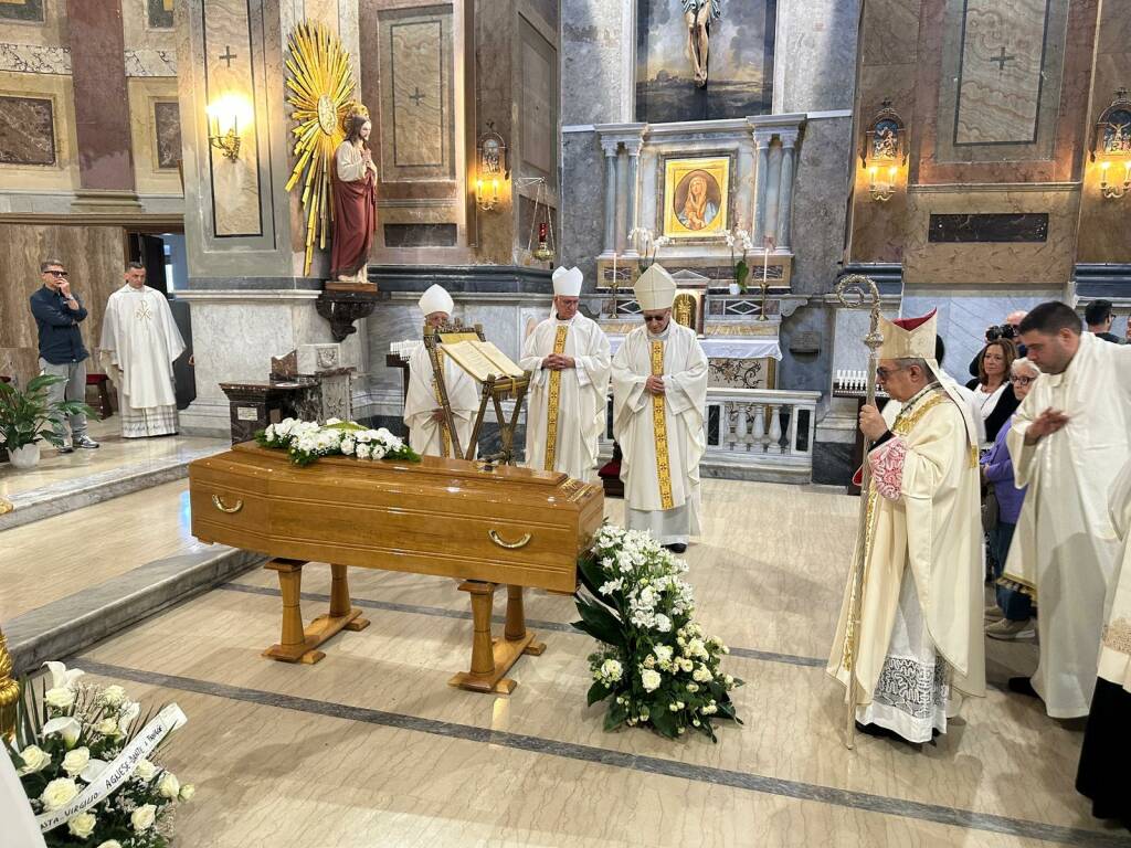 funerale vescovo marrucci