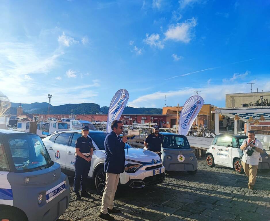 Ponza sempre più green: sull’Isola arrivano le auto elettriche Citroen