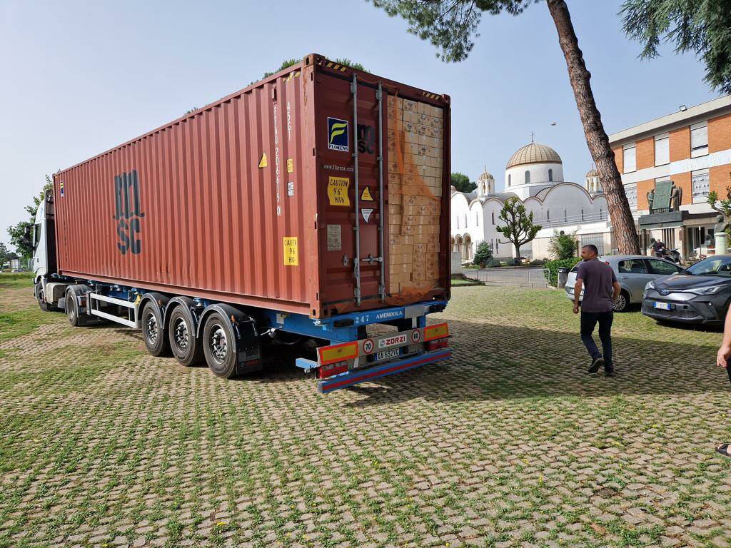 Ucraina, il Papa invia il cardinal Krajewski e medicine a Kherson