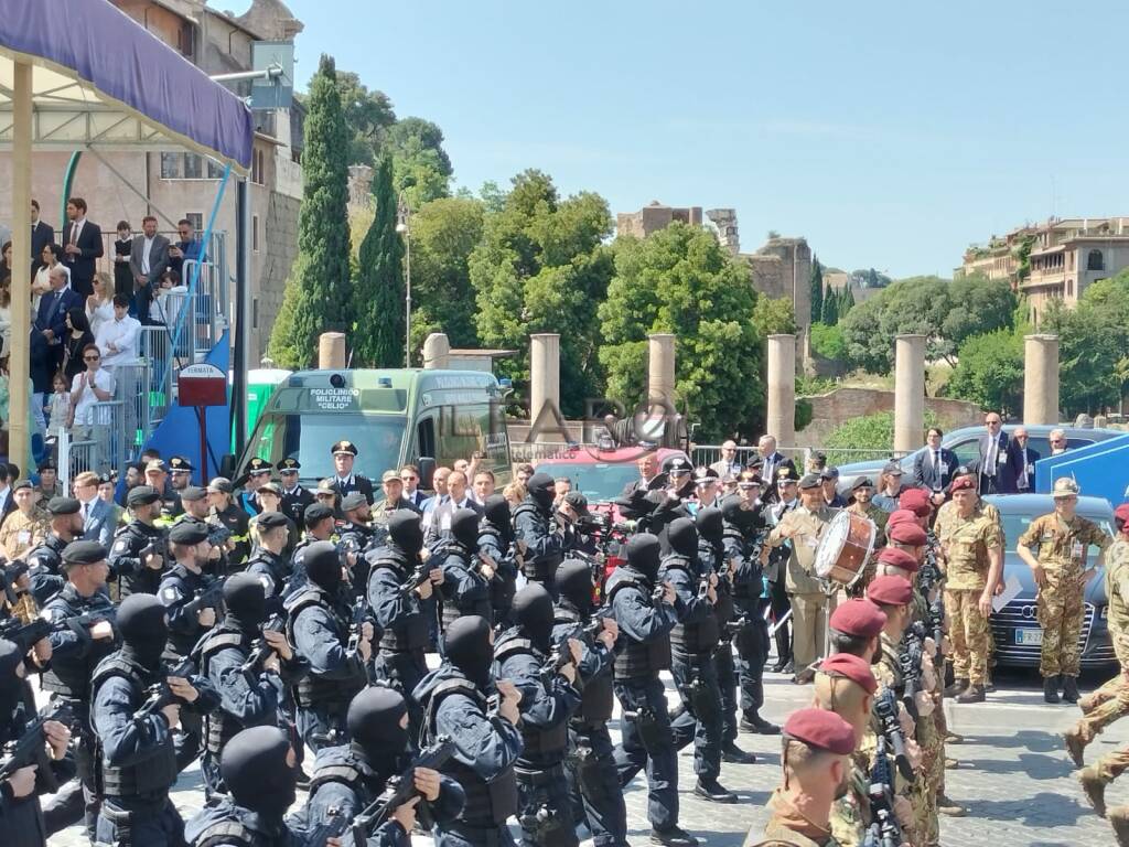 2 Giugno, Roma celebra la Repubblica: ai Fori Imperiali sfila la parata militare