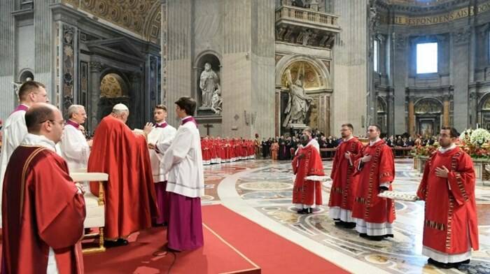 Santi Pietro e Paolo, il Papa: “La Chiesa ha bisogno di annunciare come dell’ossigeno per respirare”