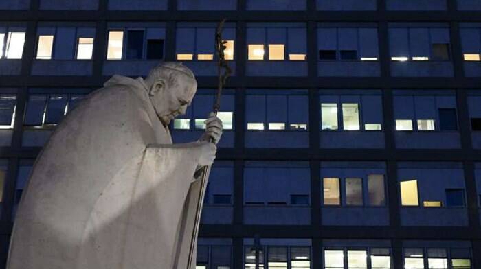 Papa Francesco in ospedale, prima notte dopo l’intervento: “E’ trascorsa bene”