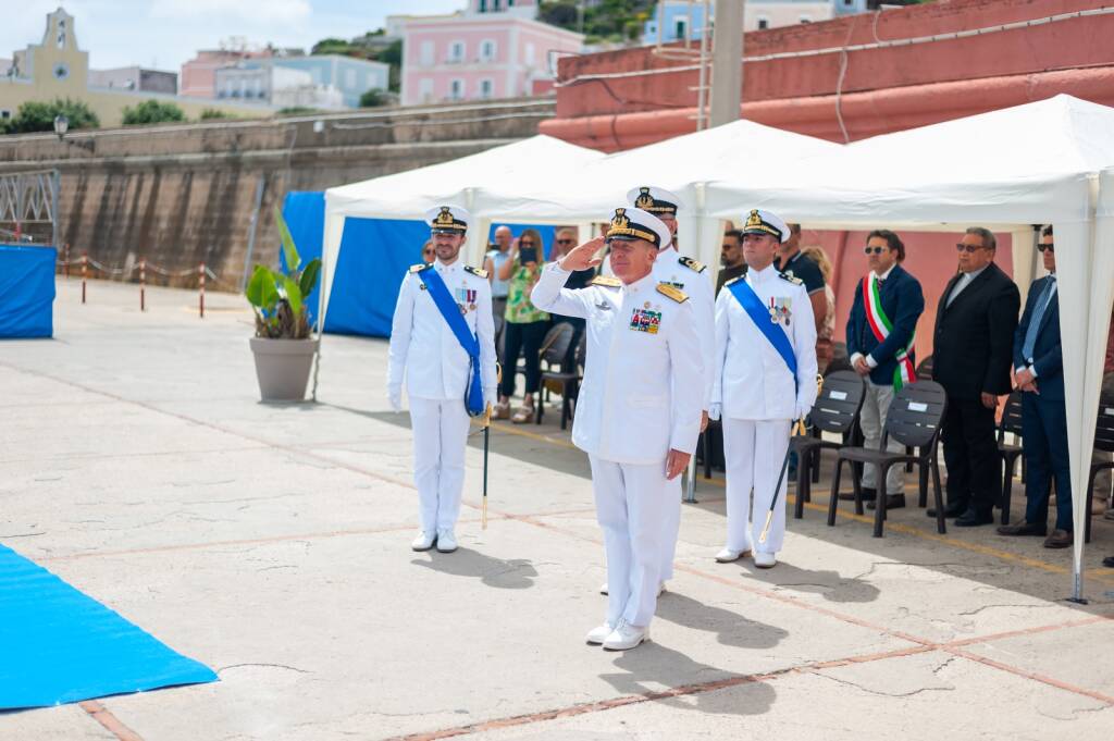 Ponza, il tenente Nicosia è il nuovo Comandante dell’Ufficio Circondariale Marittimo