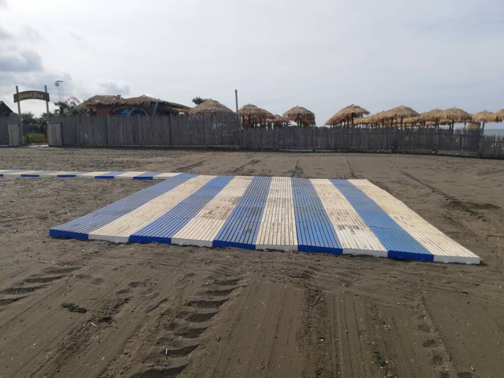 A Campo di Mare spiagge libere accessibili ai disabili grazie a 6 passerelle