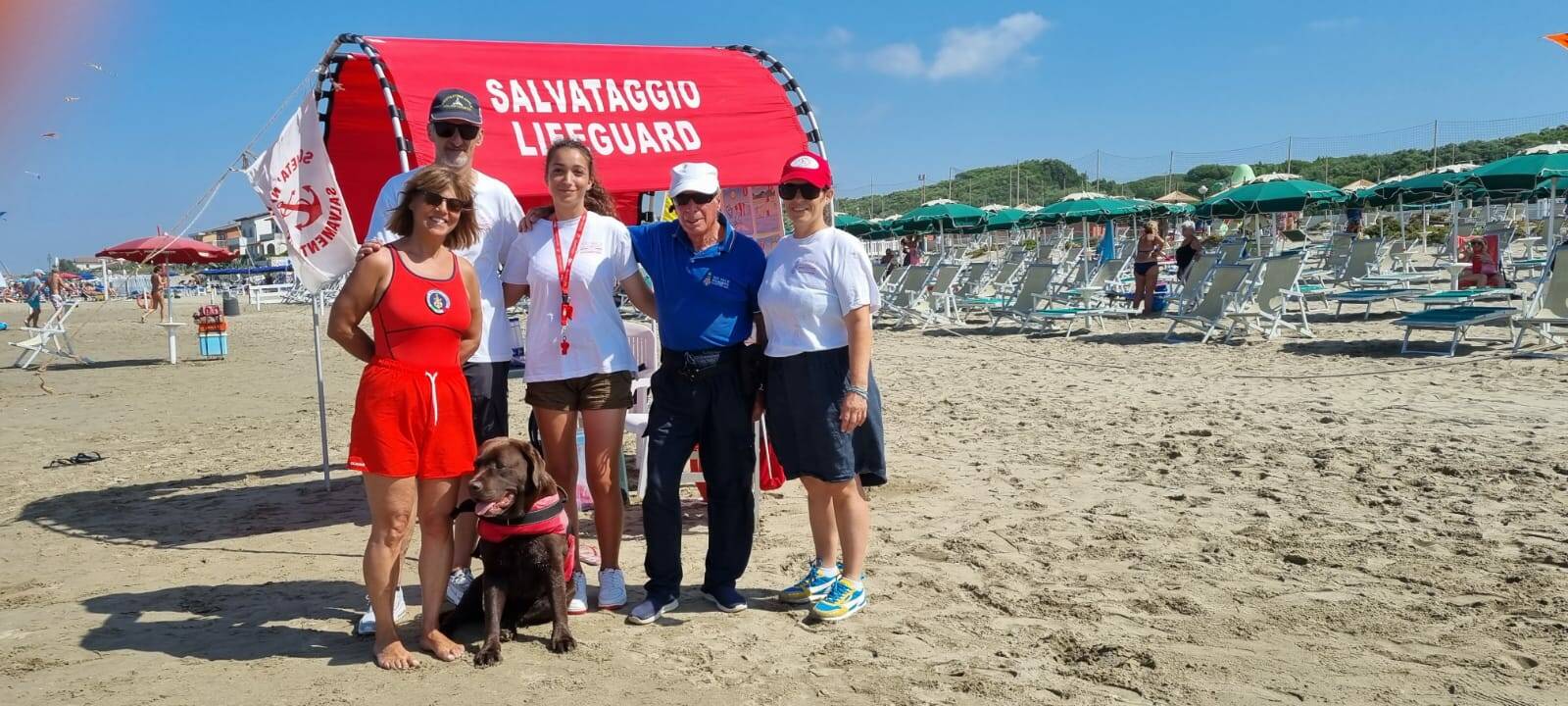 A lezione di sicurezza in mare con i cani bagnini sulle spiagge di Anzio e Nettuno
