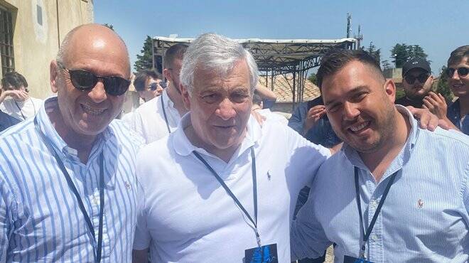 Antonio Tajani con Raffaello Biselli e Alessio Coronas