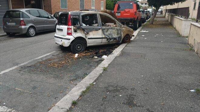 Fiumicino, Roberto Feola (FdI): “Rimossa l’auto abbandonata in via del Serbatoio, un passo avanti per il ripristino dell’area”