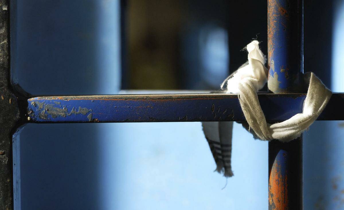 Frosinone, giovane detenuto si suicida in carcere inalando gas