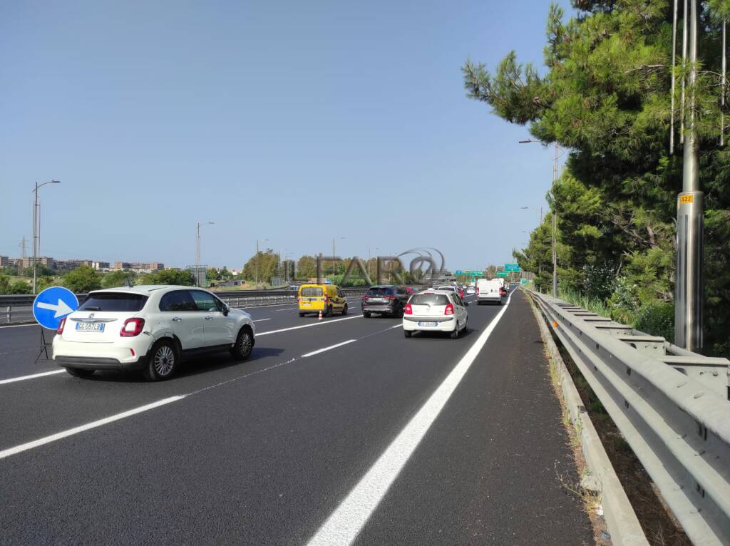 Incidente sulla Roma-Fiumicino: traffico paralizzato e lunghe code