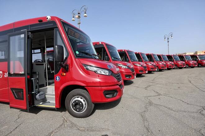 La “rivoluzione green” di Atac parte da Ostia: in servizio i primi bus Moby City per il litorale