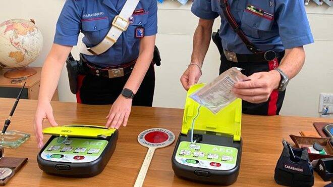 Roma, ruba i defibrillatori nelle stazioni della Metro C: 36enne in manette