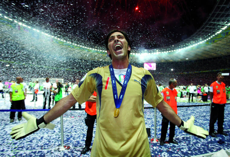 Gigi Buffon si ritira: il Campione del Mondo dice basta al calcio giocato a 45 anni