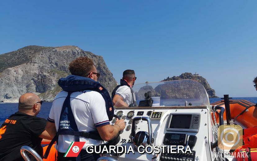 Ponza, si sente male durante il giro turistico, interviene la Guardia Costiera