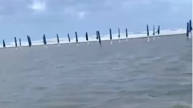 Da Gaeta a Fiumicino il maltempo colpisce il litorale del Lazio – VIDEO