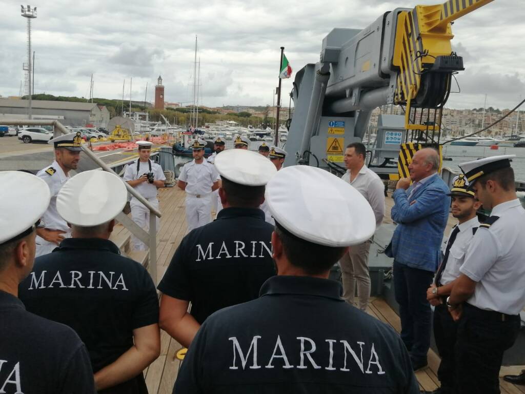 La Nave Levanzo della Marina Militare approda a Gaeta