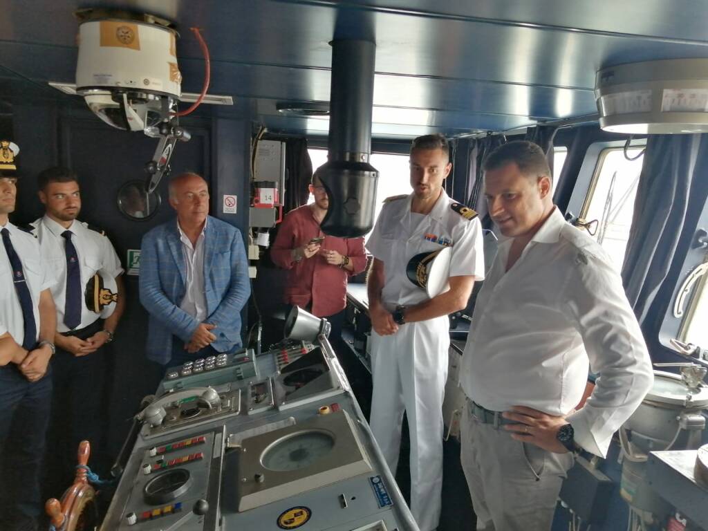 La Nave Levanzo della Marina Militare approda a Gaeta
