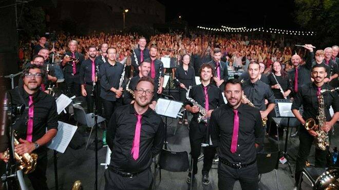 Al Castello di Santa Severa si esibisce l’Orchestra di Fiati Uniti Per La Musica