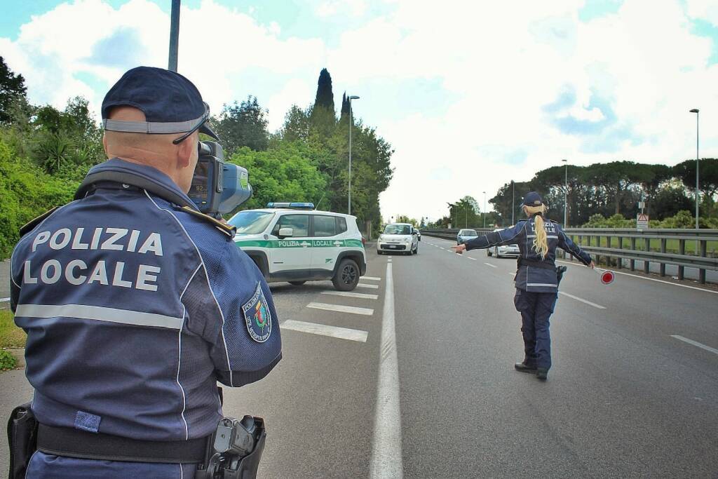 Ostia, anche gli agenti della Polizia Metropolitana in pattuglia sulle strade
