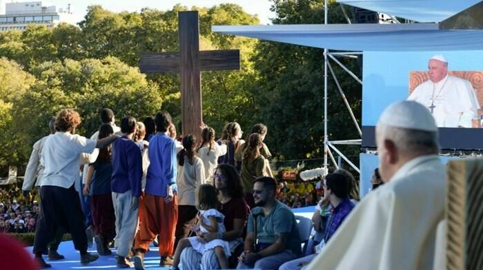 Gmg. Violenze, abusi, guerre: la Via Crucis dei giovani chiamati a “rischiare per amore”