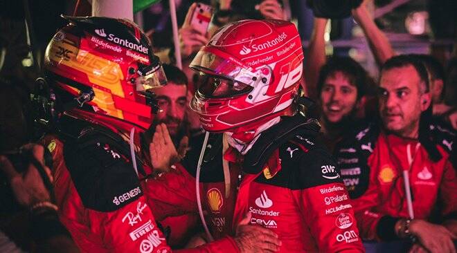 Gp di Singapore, Sainz trionfa in un week end targato Ferrari: “L’Italia può essere orgogliosa di noi”