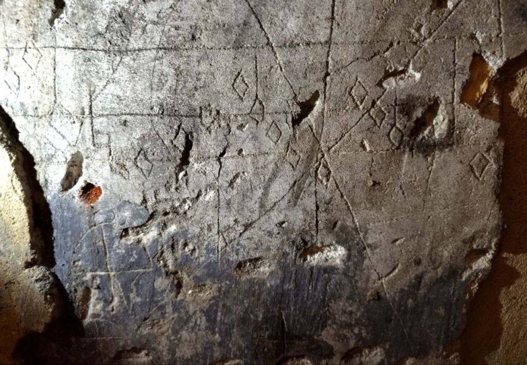 E’ antica la musica gregoriana del graffito nella chiesa di San Tommaso a Fondi