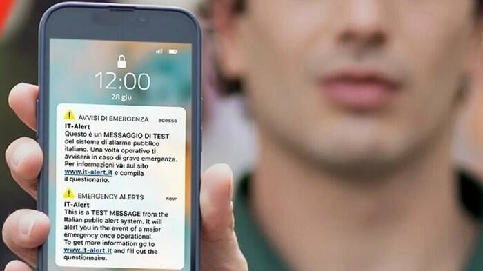 IT-alert, oggi il test nel Lazio: cosa fare quando arriva il messaggio sms